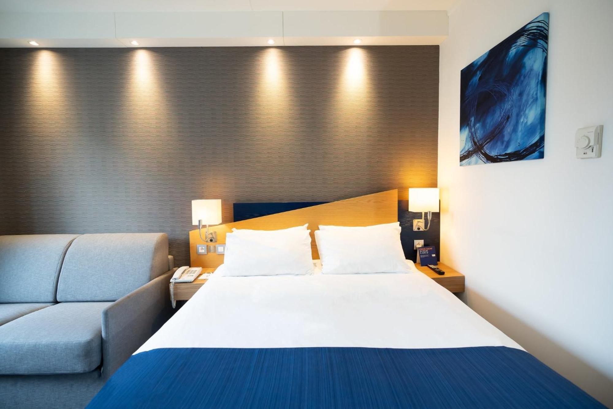 Holiday Inn Express Hasselt, An Ihg Hotel Εξωτερικό φωτογραφία