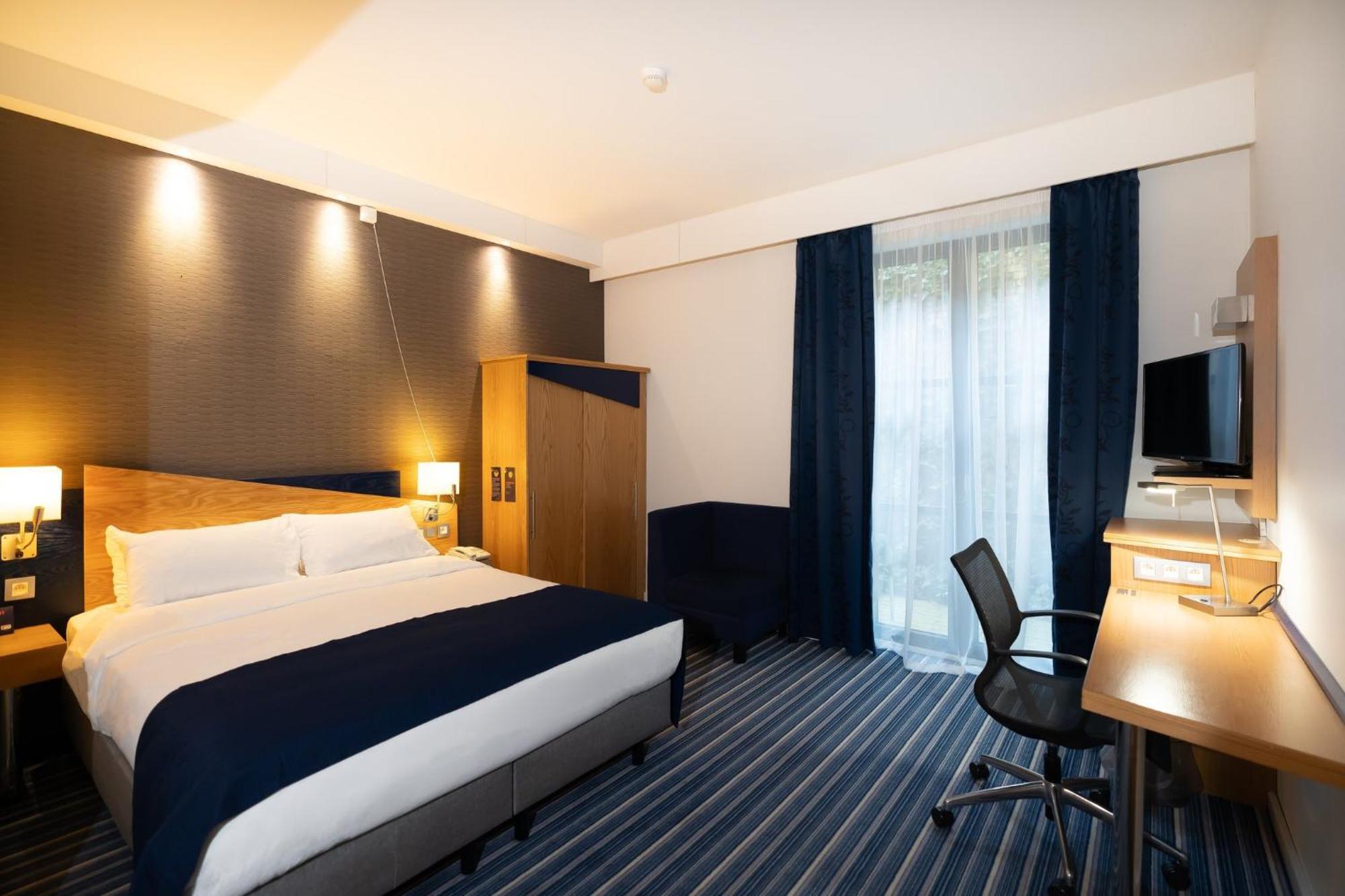 Holiday Inn Express Hasselt By Ihg Εξωτερικό φωτογραφία