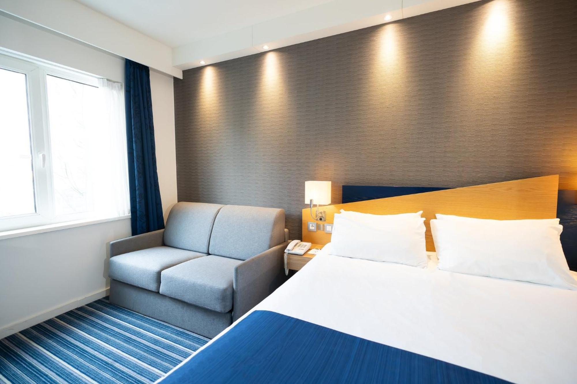 Holiday Inn Express Hasselt, An Ihg Hotel Εξωτερικό φωτογραφία