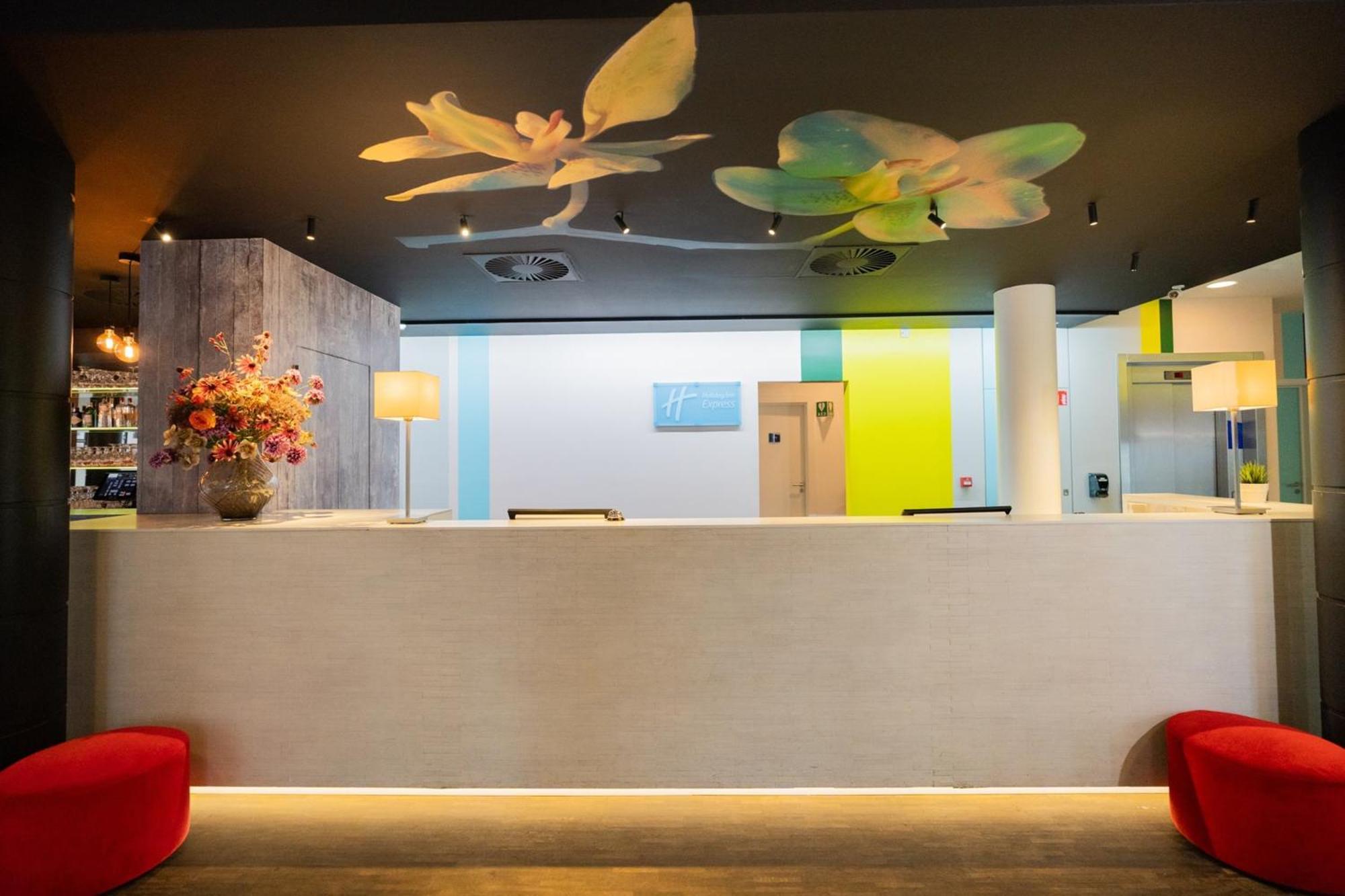 Holiday Inn Express Hasselt By Ihg Εξωτερικό φωτογραφία