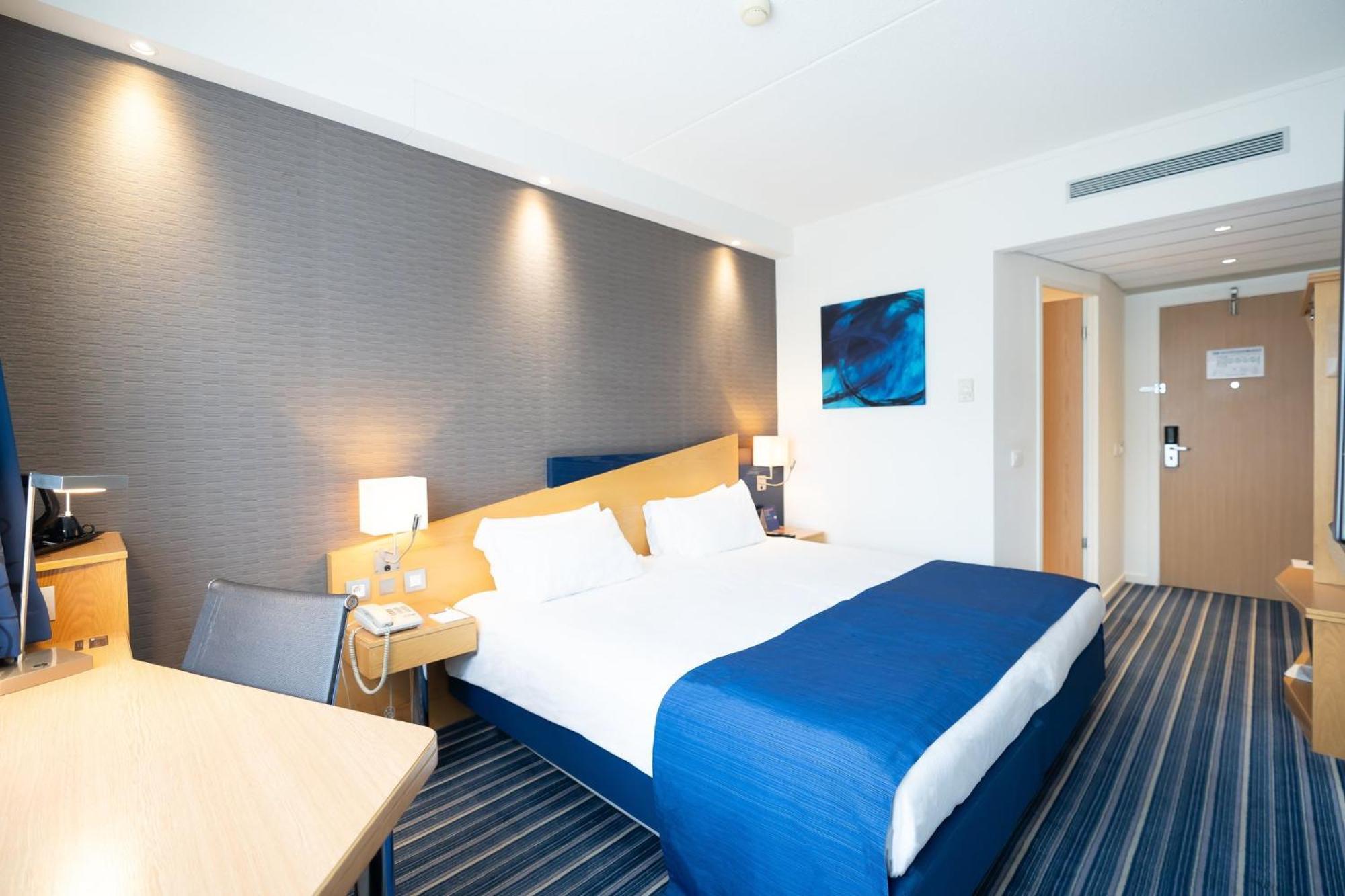 Holiday Inn Express Hasselt, An Ihg Hotel Εξωτερικό φωτογραφία