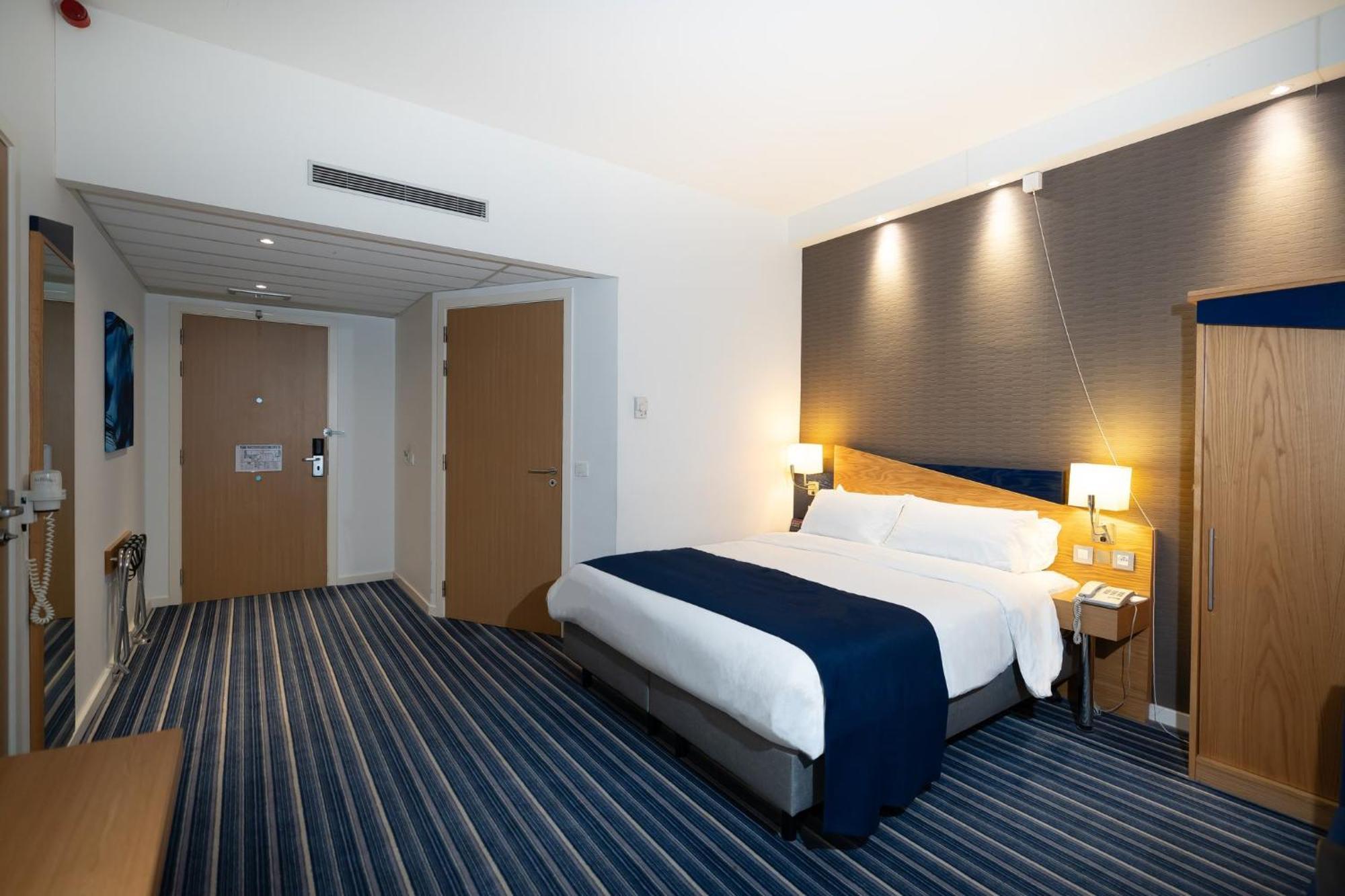 Holiday Inn Express Hasselt By Ihg Εξωτερικό φωτογραφία